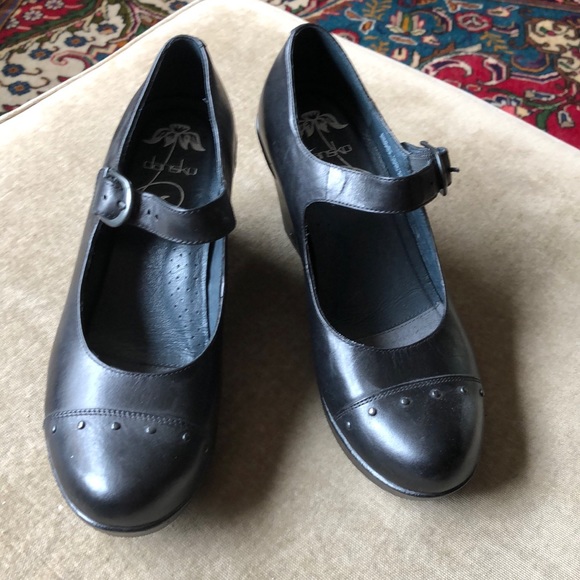 Dansko Shoes - Dansko platform black leather shoes Fun size 39